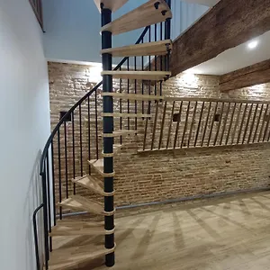 Entier Avec Garage. , Rieux (Haute-Garonne) France