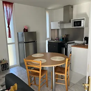 Appartement Chaleureux Pour Un Sejour Confortable, Bourg-en-Bresse