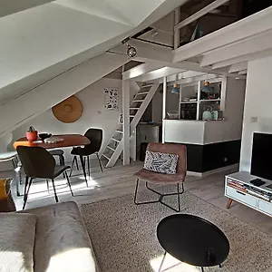 Au Centre De , Vannes France